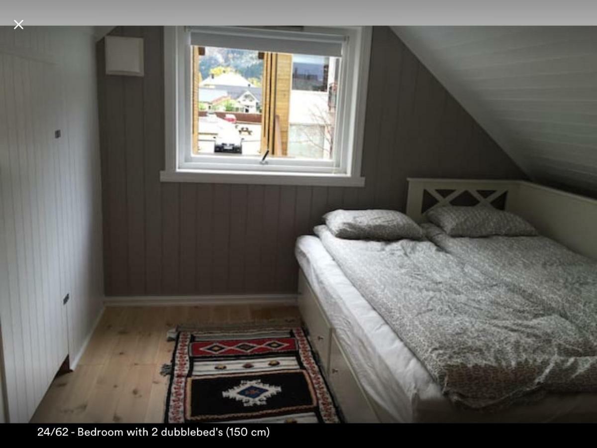Koselig Landsbyhus I Nordfjord Nordfjordeid Buitenkant foto